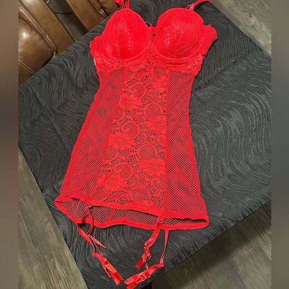 Red Lace Chemise with Floral Design and Garter Straps - Picture 3 of 4